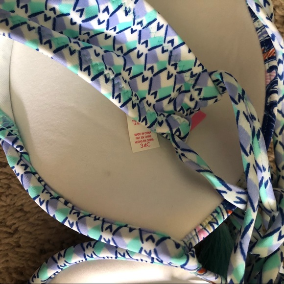 Victoria’s Secret bathing suit top - Picture 2 of 2